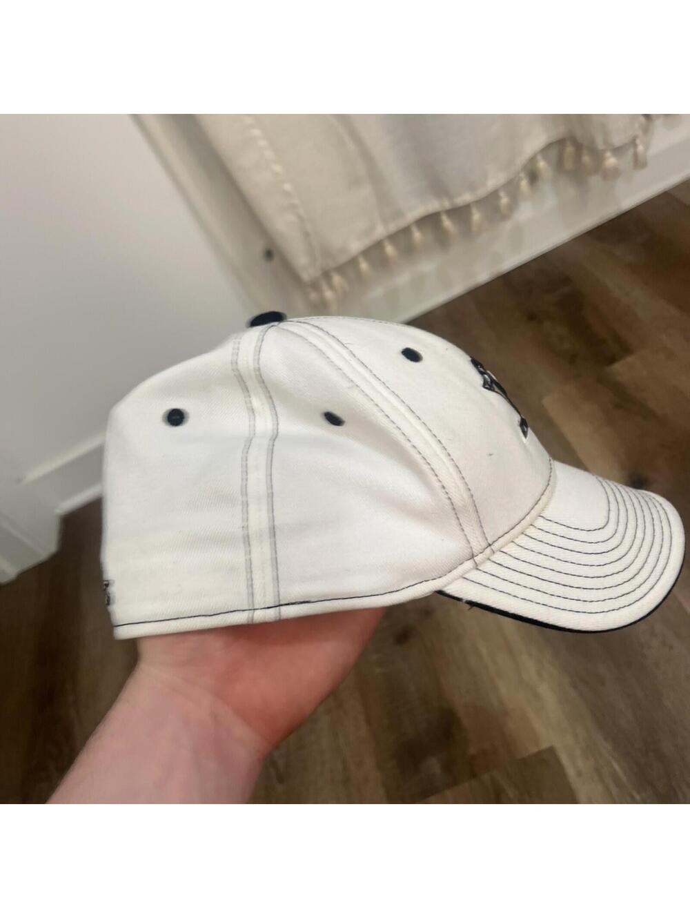 NHL Pittsburgh Penguins Vintage L/XL Reebok Hat - Picture 3 of 6